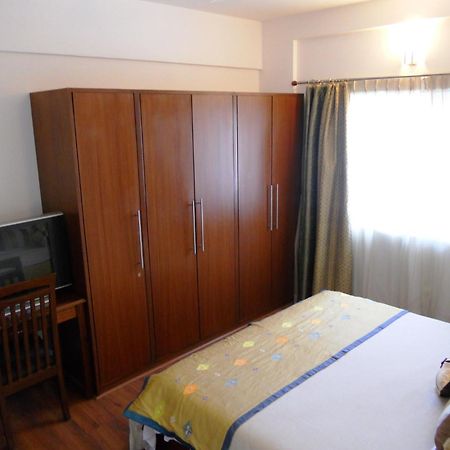 Justa Off Mg Road Hotel Bengaluru Kültér fotó