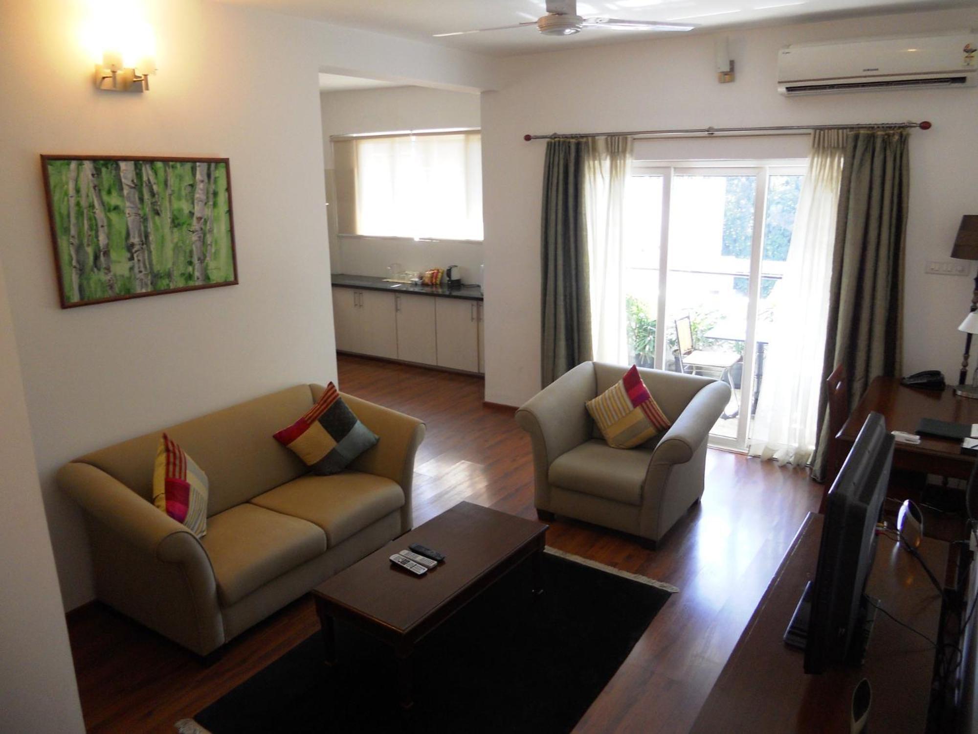 Justa Off Mg Road Hotel Bengaluru Kültér fotó