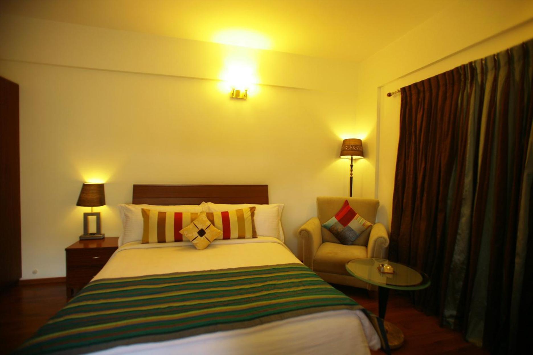 Justa Off Mg Road Hotel Bengaluru Kültér fotó