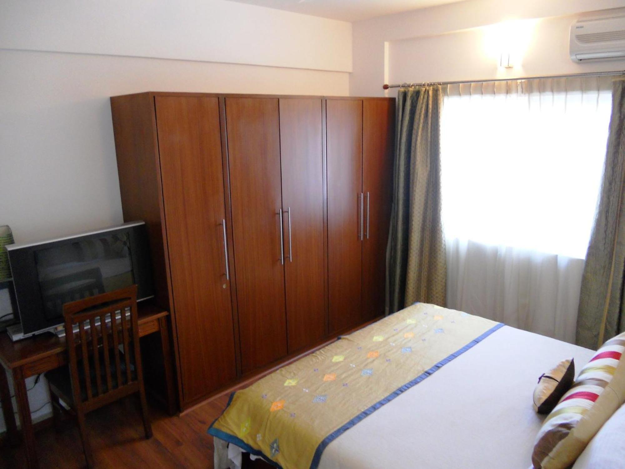 Justa Off Mg Road Hotel Bengaluru Kültér fotó