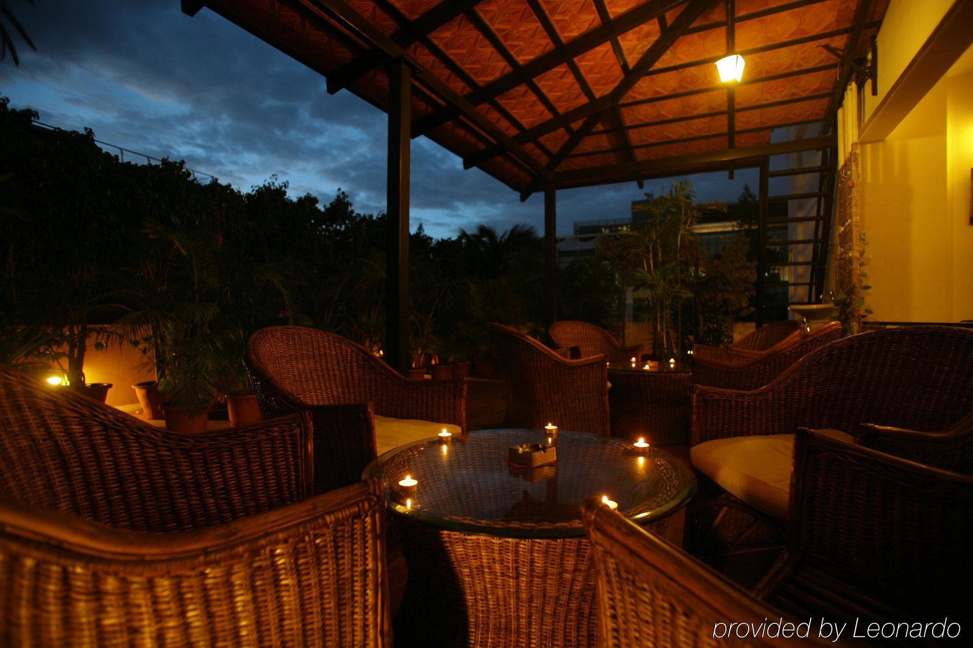 Justa Off Mg Road Hotel Bengaluru Kültér fotó