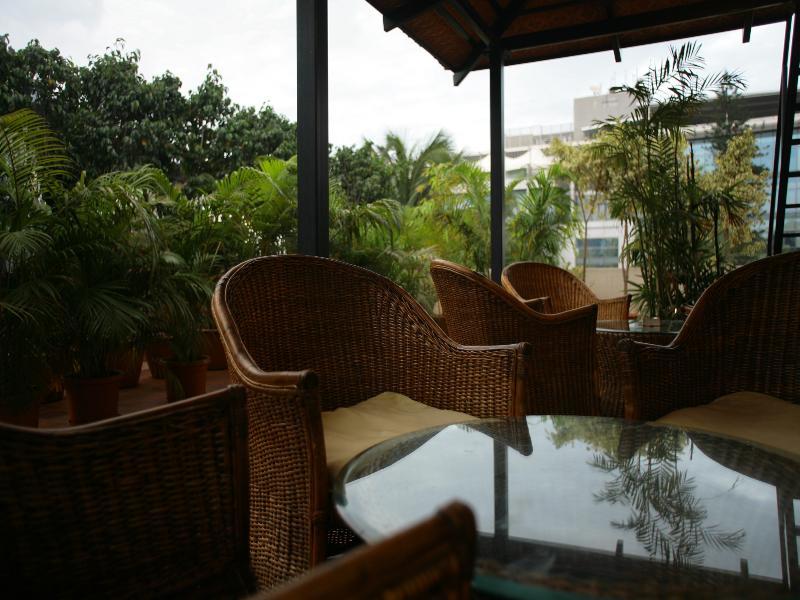 Justa Off Mg Road Hotel Bengaluru Kültér fotó