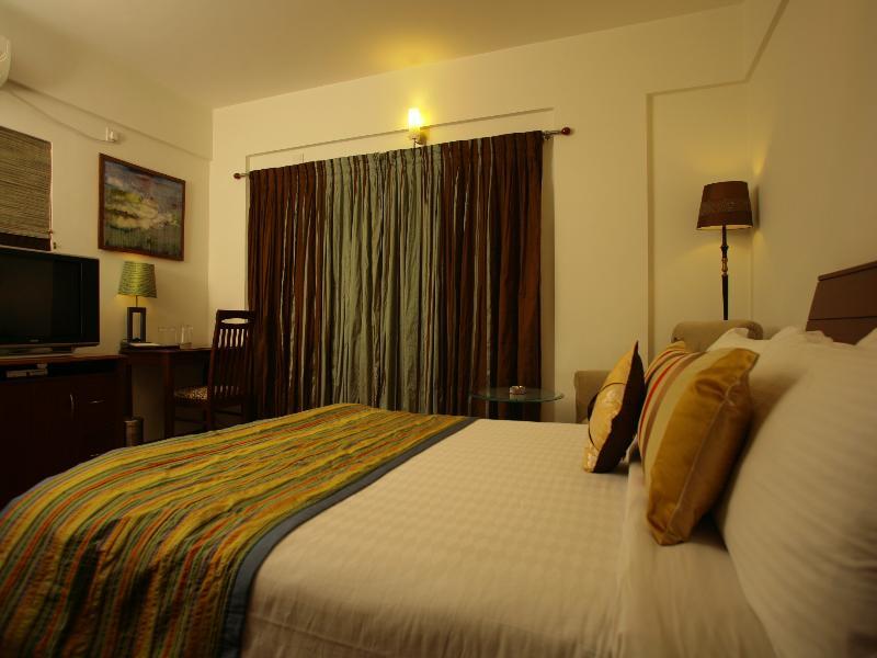 Justa Off Mg Road Hotel Bengaluru Kültér fotó