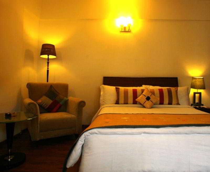 Justa Off Mg Road Hotel Bengaluru Kültér fotó