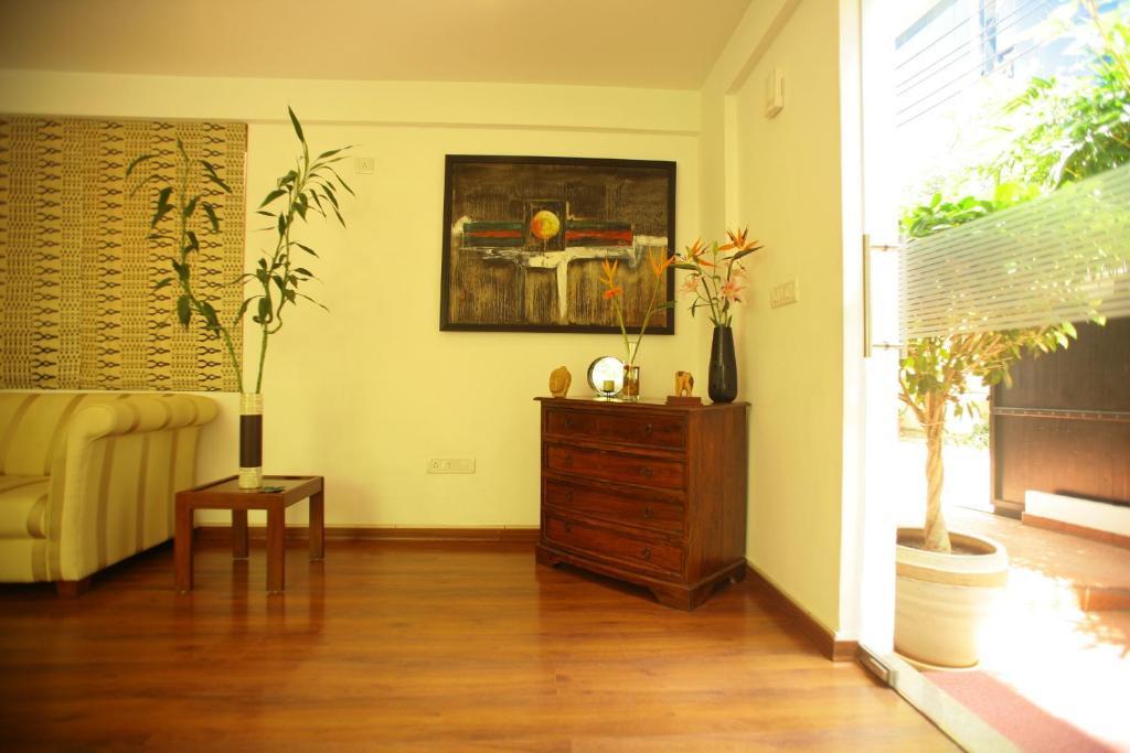 Justa Off Mg Road Hotel Bengaluru Kültér fotó