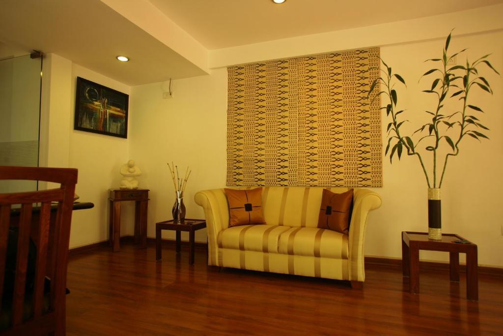 Justa Off Mg Road Hotel Bengaluru Kültér fotó