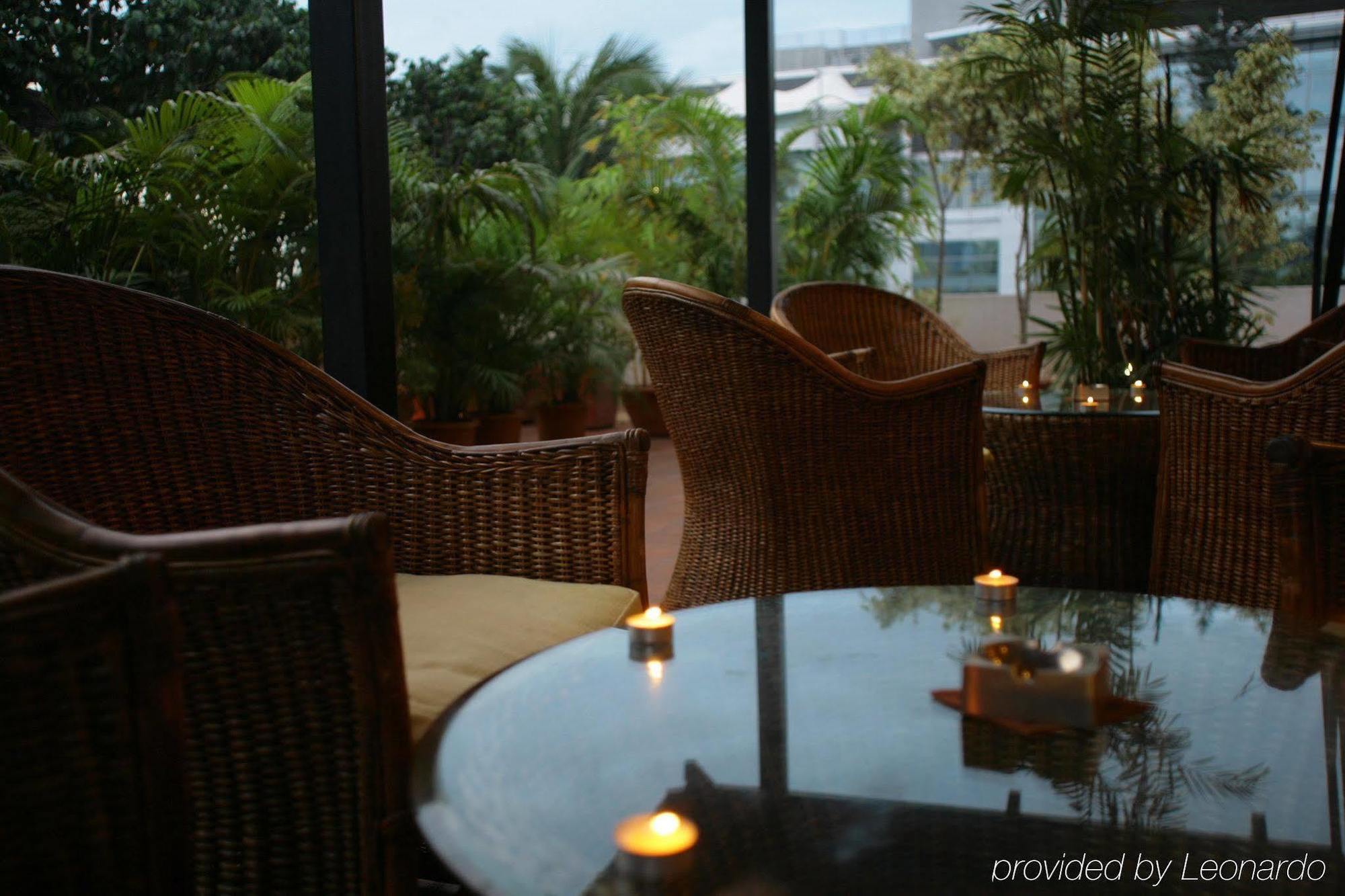 Justa Off Mg Road Hotel Bengaluru Kültér fotó