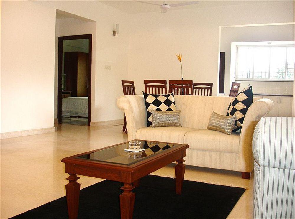 Justa Off Mg Road Hotel Bengaluru Kültér fotó